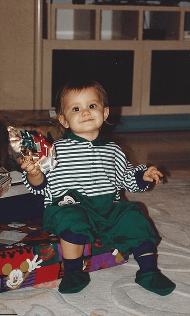 ariana_grande_una_bebe_feliz.png